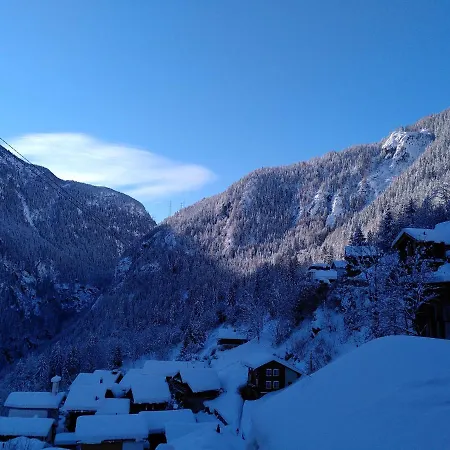 A Flanc De Montagne