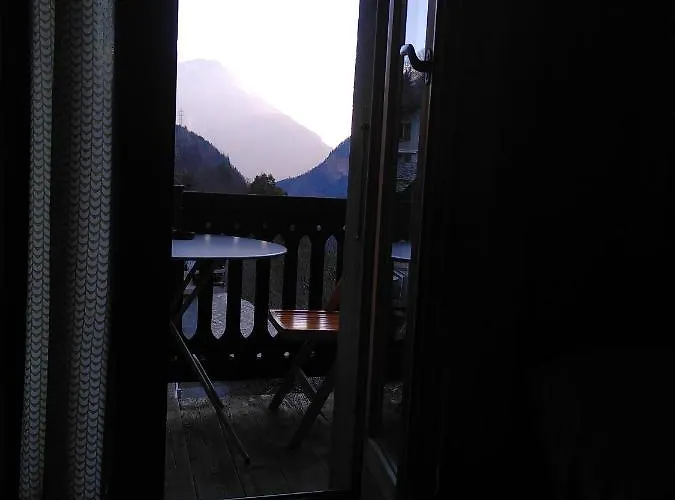 A Flanc De Montagne Le Tretien